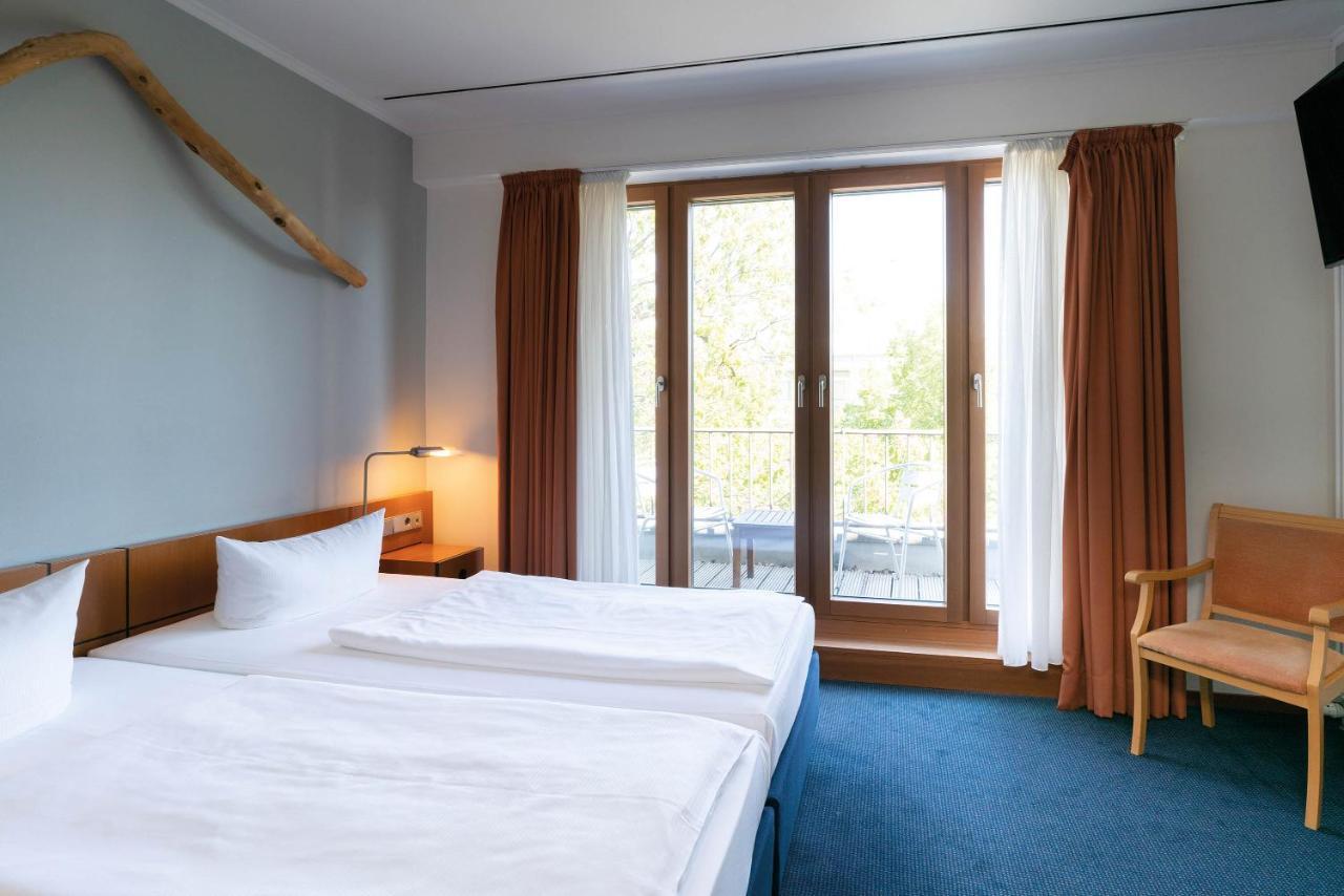 Seminaris Hotel Potsdam Griebnitzsee Exterior photo