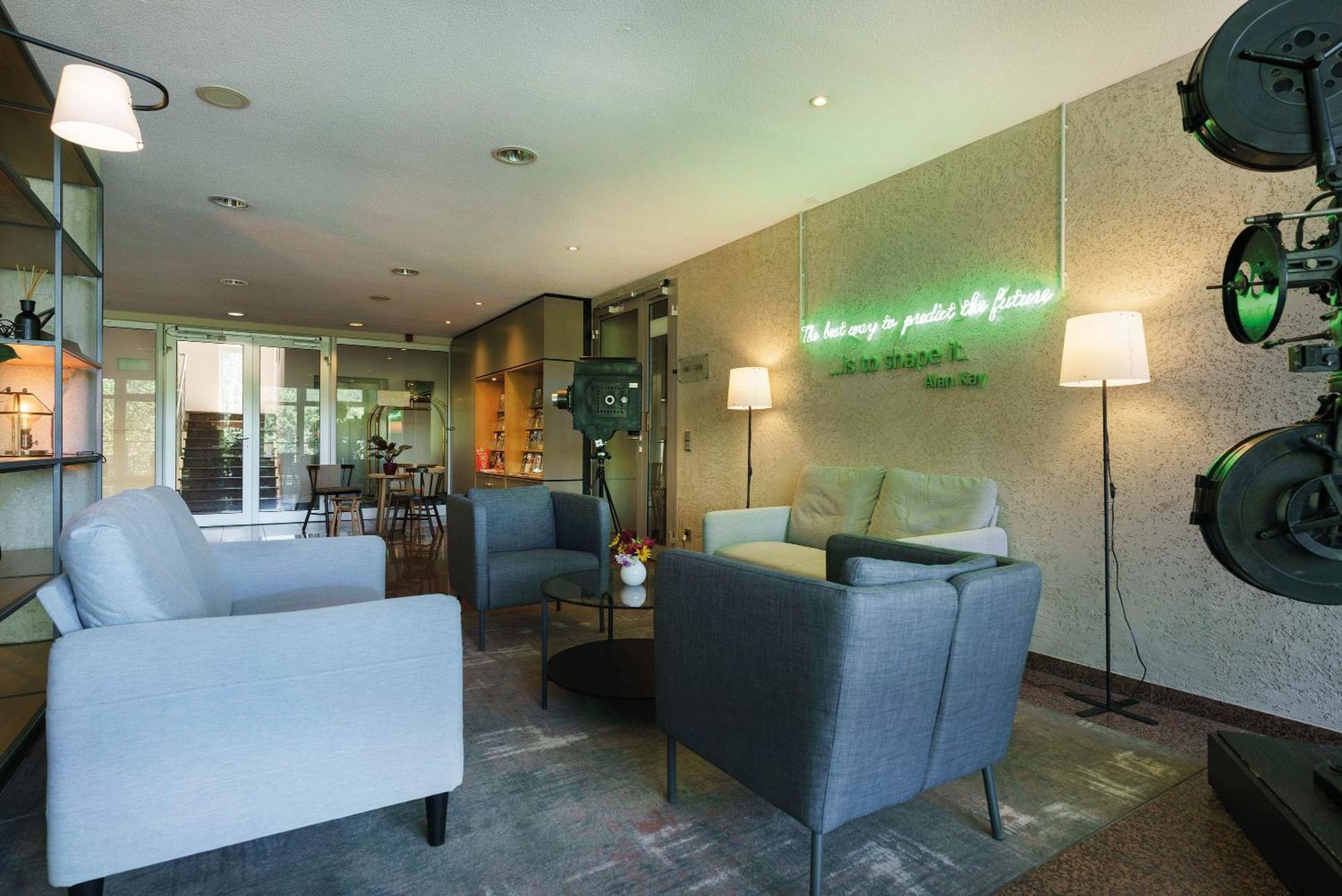 Seminaris Hotel Potsdam Griebnitzsee Exterior photo