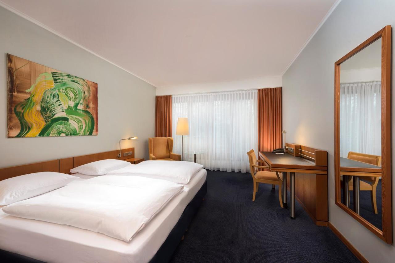 Seminaris Hotel Potsdam Griebnitzsee Exterior photo